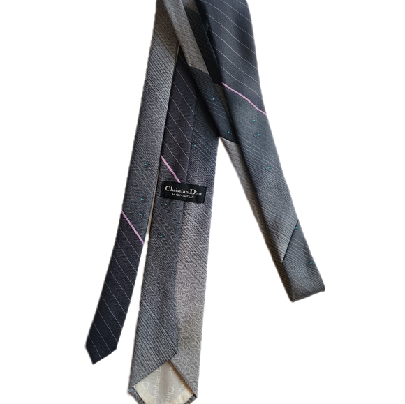 Set of 4 stylish Dior ties. - Picture 7 of 10